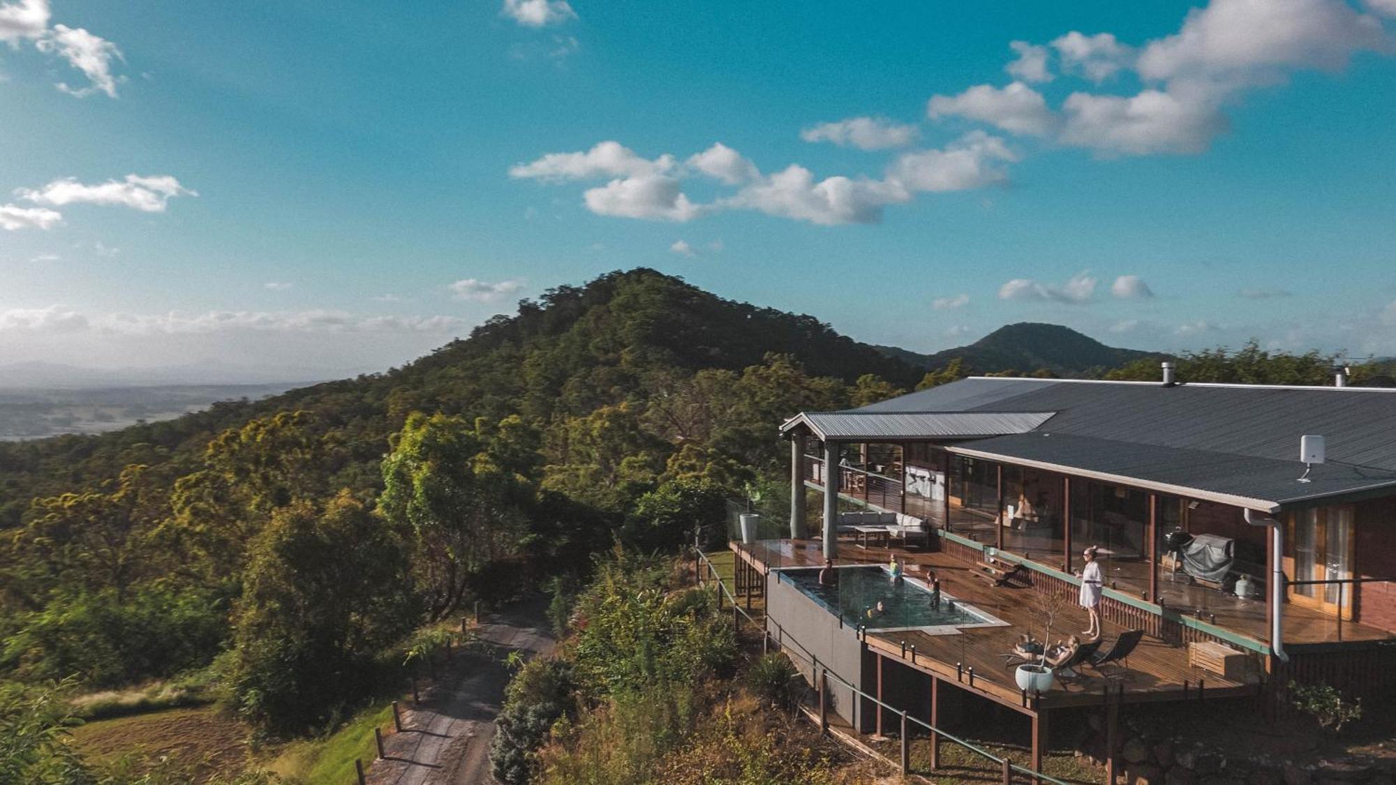 Luxurious Hinterland Retreat Heated Pool Gold Coast Hinterland Near Lamington National Park & O'reilly's Valley Vineyard Holiday home