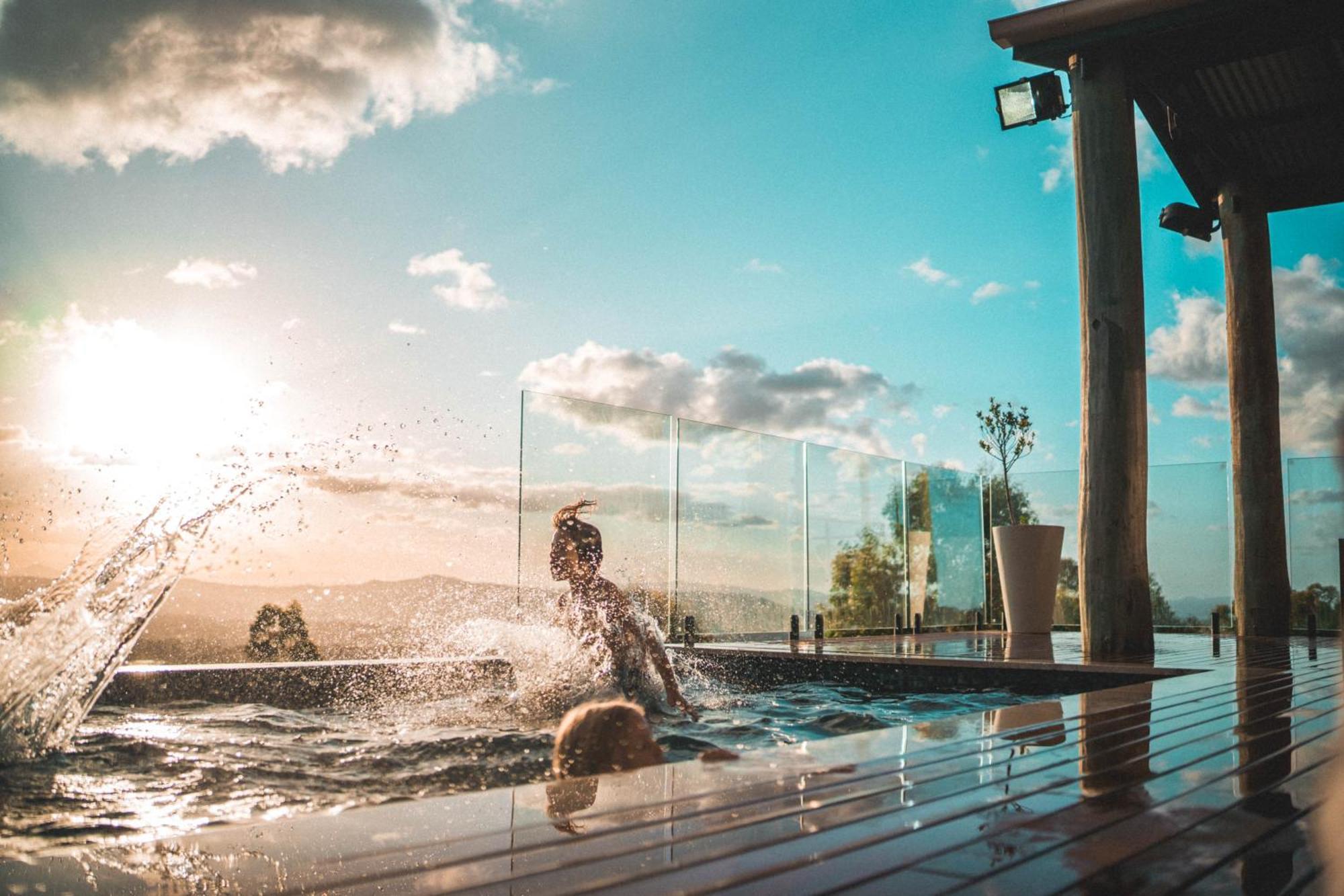 Luxurious Hinterland Retreat Heated Pool Gold Coast Hinterland Near Lamington National Park & O'reilly's Valley Vineyard Holiday home *