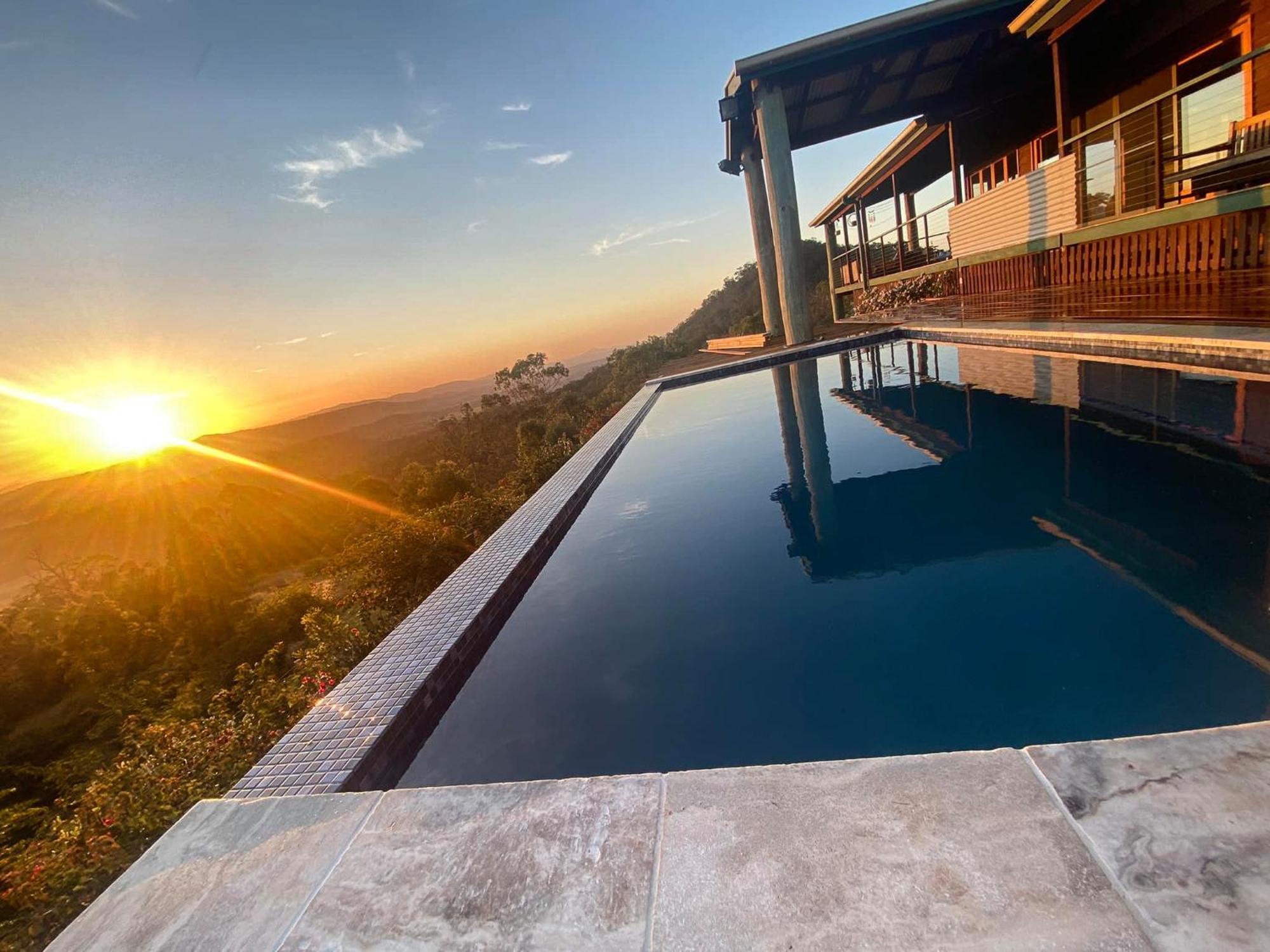 Luxurious Hinterland Retreat Heated Pool Gold Coast Hinterland Near Lamington National Park & O'reilly's Valley Vineyard *